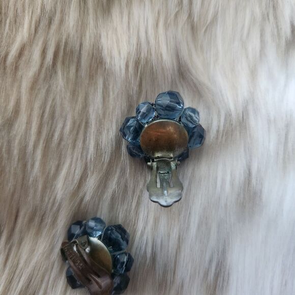 Vintage Beaded Flower Clip-On Earrings Blue and Silver - Picture 6 of 6
